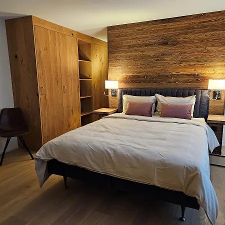 Koller Tschugga By * Arosa